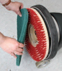 17 Inch Pad-Lok Tufted Driver