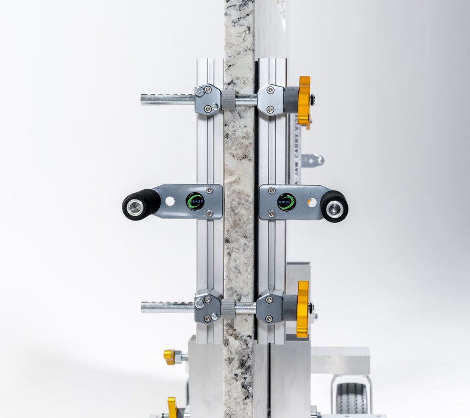 Omni Cubed® Aqua-Jaw™ Carry Vise™