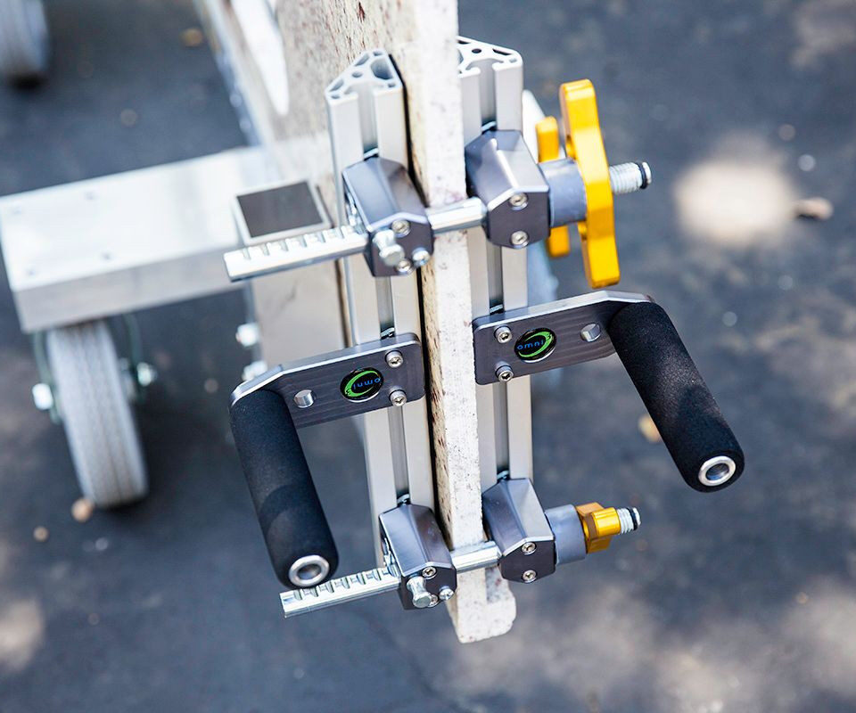Omni Cubed® Aqua-Jaw™ Carry Vise™